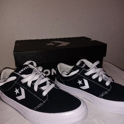 Converse Kids'/Adult Day One Classic Sneakers - Black/White 
MEN'S 3
WOMEN'S 4.5
KIDS 3