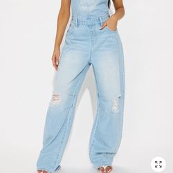 Fashion Nova Jeans And Trenchcoat 