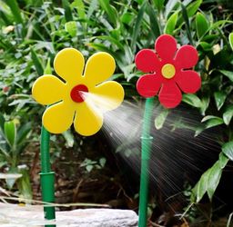 New: Crazy Daisy Sprinkler, Funny Sunflower Water Sprinkler for dog play