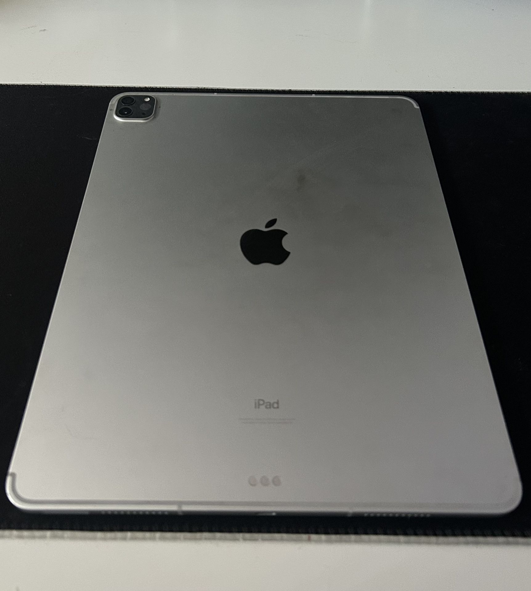 iPad Pro, 12.9-inch (5th generation) Cellular