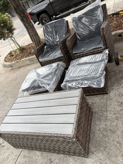 Two-tone Wicker Outdoor Furniture Patio Furniture Set - 5 Piece Patio Conversation Set with Swivel Rocker Chairs, Ottomans and Coffee Table with Stora