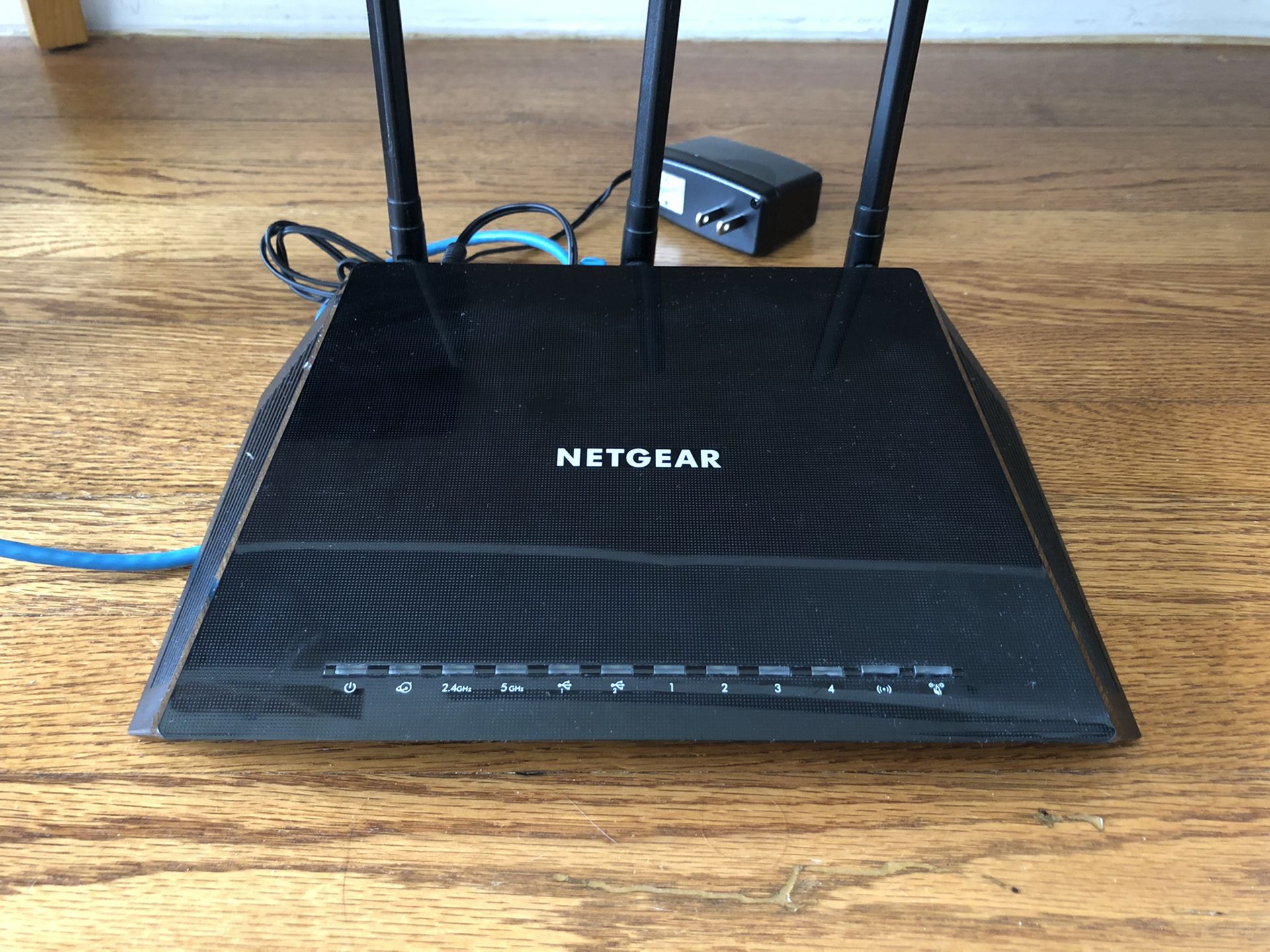 Netgear router AC1750 model R6400