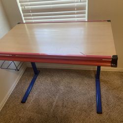 Art Desk 