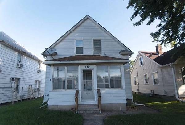 Charming 3-Bedroom Fixer-Upper in East Moline