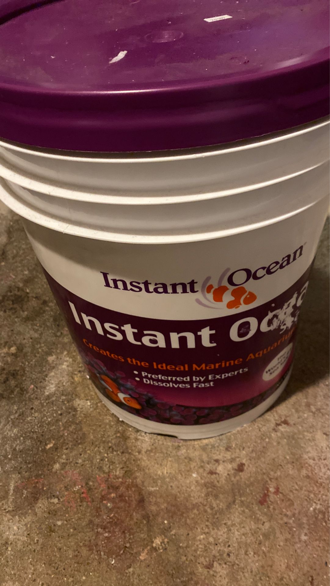 Instant ocean sea salt 48 lbs. 160 gallons