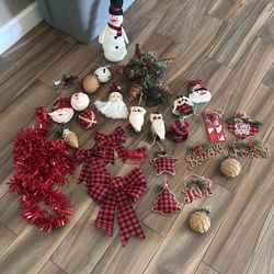 Checkered Christmas Decorations 