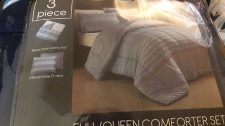full/queen comforter with 2 shams