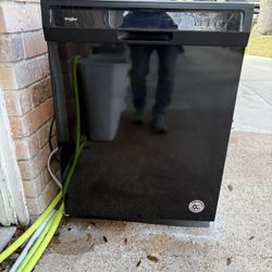 WHIRPOOL BLACK DISHWASHER LAVAPLATOS MUY BUENO