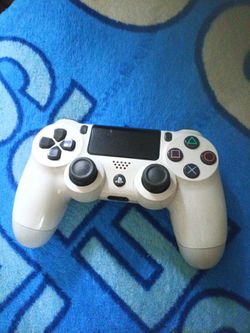 PS4 controller