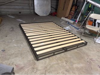 Queen Size 4” Low Profile Bed Frame (( BRAND NEW ))