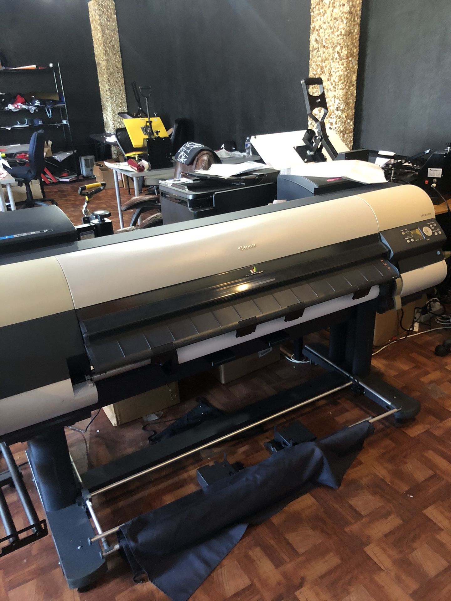 Canon large format printer (needs Right side print head)IPF8100