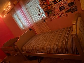 Bunk beds / twin bed