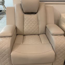 Cream Recliner Sofa – Excellent Condition