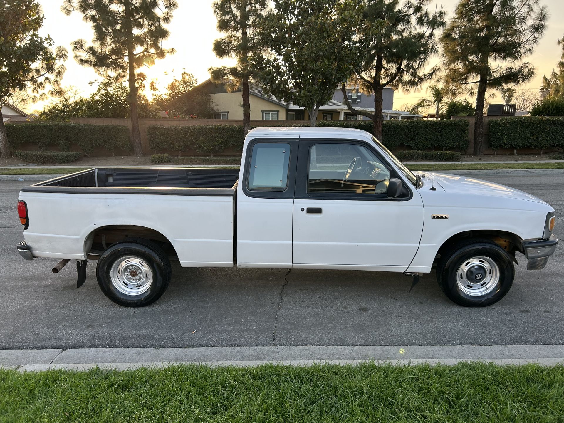 1996 Mazda b-2300 runs great