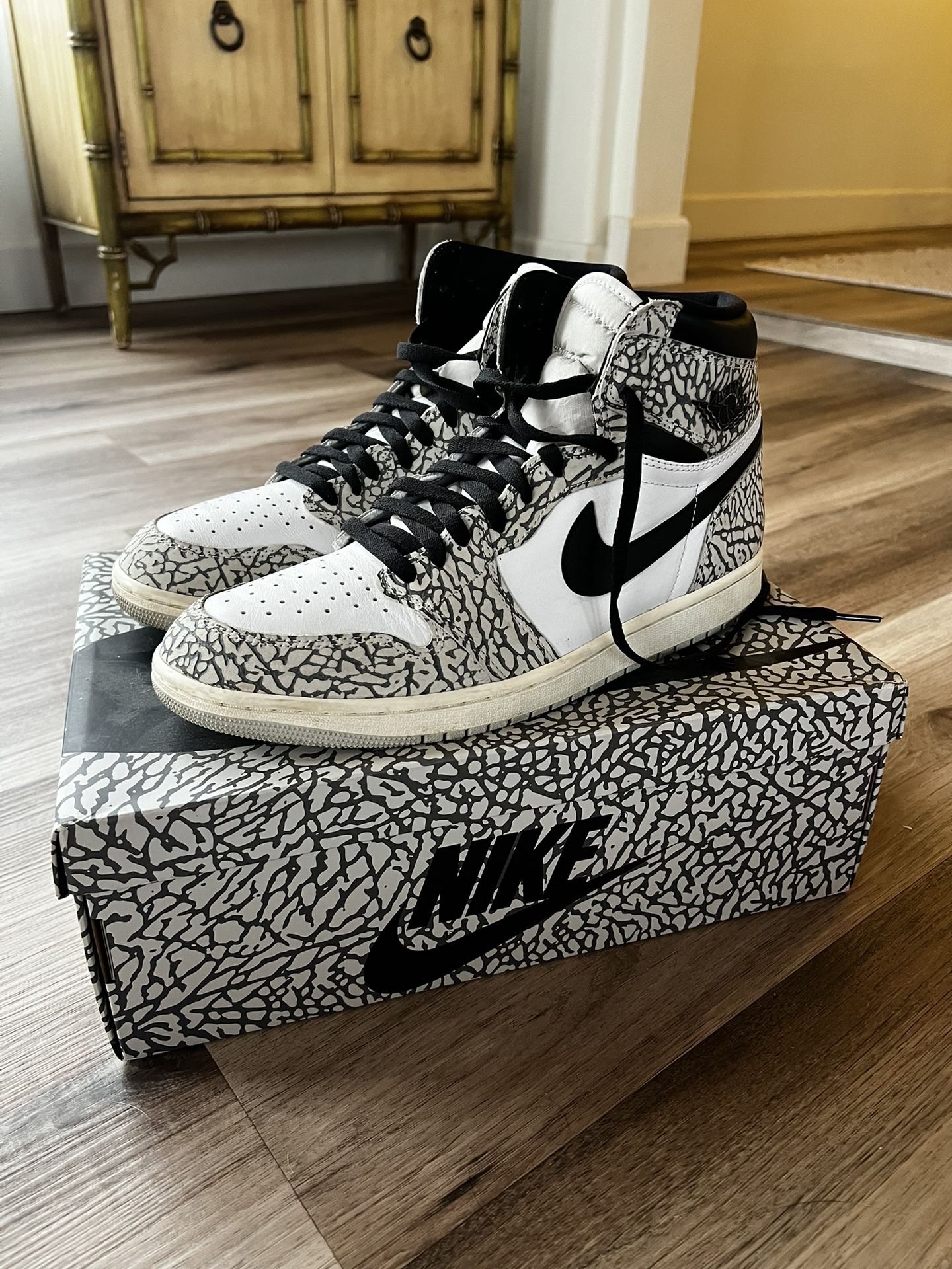 Air Jordan 1 Retro High OG ‘White Cement’