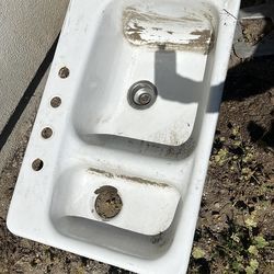 Cast iron sink