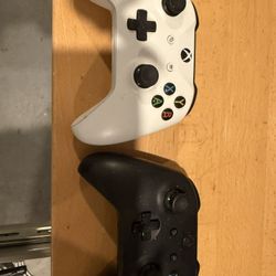 Xbox controllers and charger 