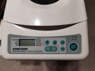 BLACK AND DECKER ALL IN ONE 2 LB. BREAD MAKER WITH INSTRUCTION AND  COOKBOOK. MANUEL. USED A FEW TIMES. EXCELLENT CONDITION. PICKUP ONLY for  Sale in Foxcroft Square, PA - OfferUp