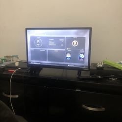 Vizio 24’ LED Smart Tv