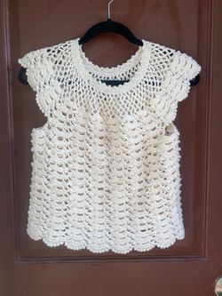 Cream Crochet Shell Stitch Top M