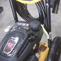 DEWALT GAS PRESURE WASHER 3300 PSI 