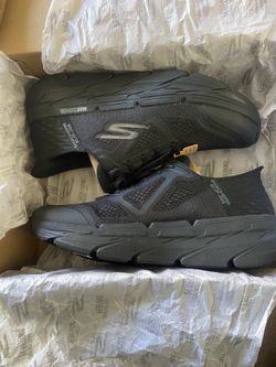 SKECHERS