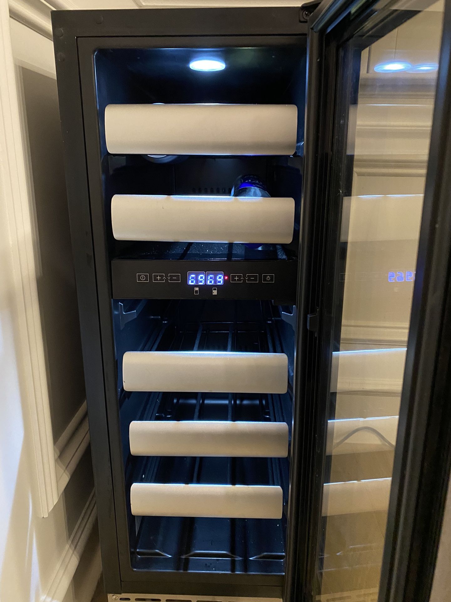 Whynter Build in/Standalone Wine Refrigerator for Sale in Pleasanton