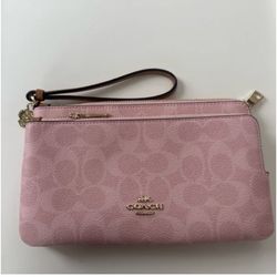 NWT Coach Powder Pink Double Zip Wristlet In Signature Canvas With Charms 🌸