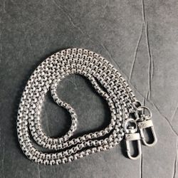 New 47” Silver Strap Chain 