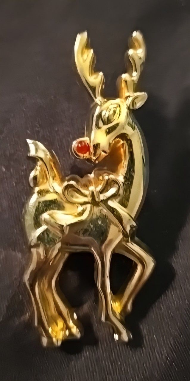 Vtg. Christmas Goldtone 3" Reindeer Brooch Pin A Rare Fine!
