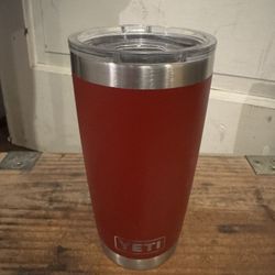 YETI Rambler 20 Ounce Tumbler With Magnetic Slide Lid
