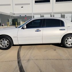 2001 Lincoln Town Car