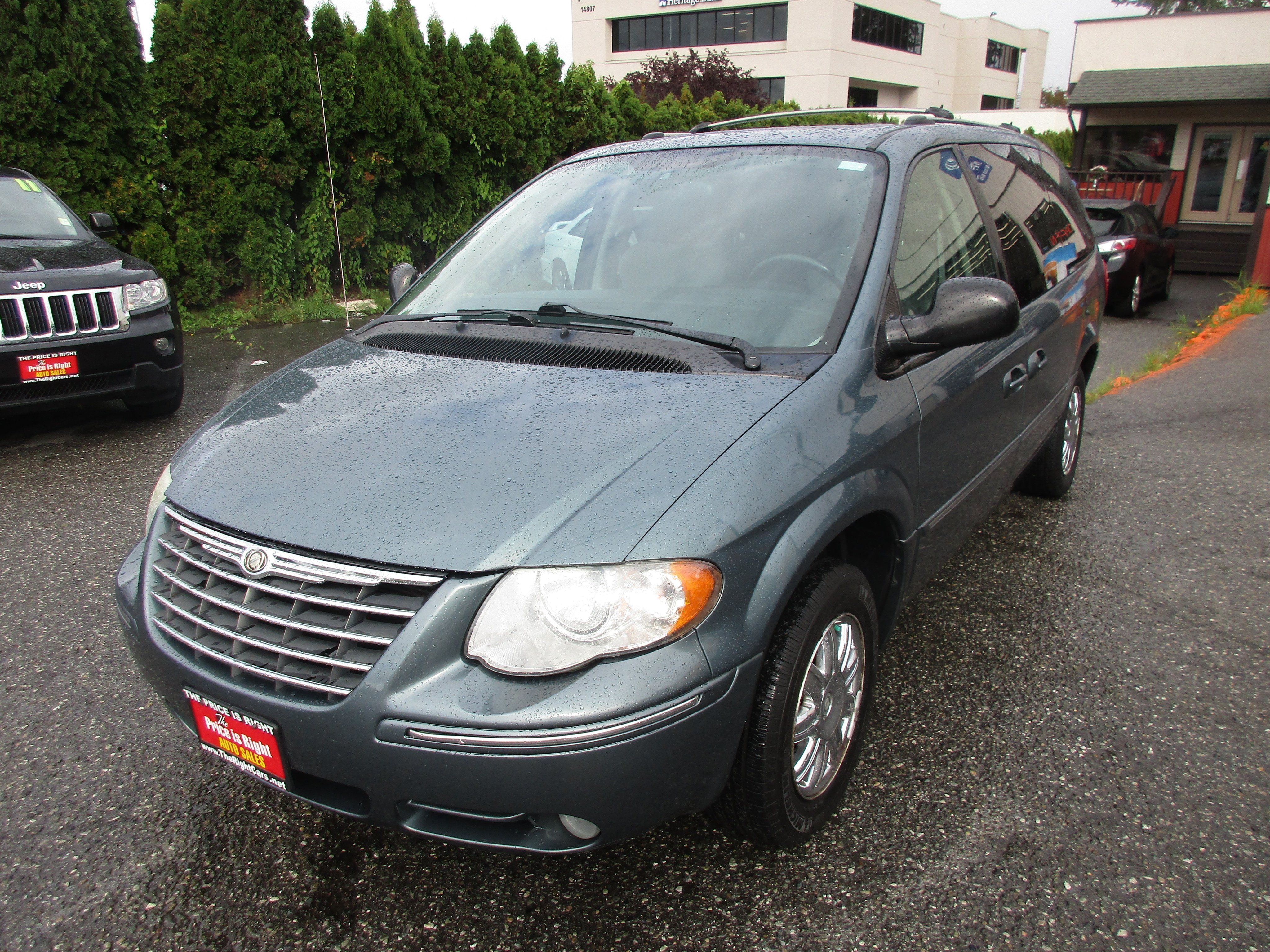 2006 Chrysler Town & Country LWB