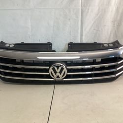 2019-2022 VOLKSWAGEN JETTA FRONT UPPER GRILLE USED OEM 