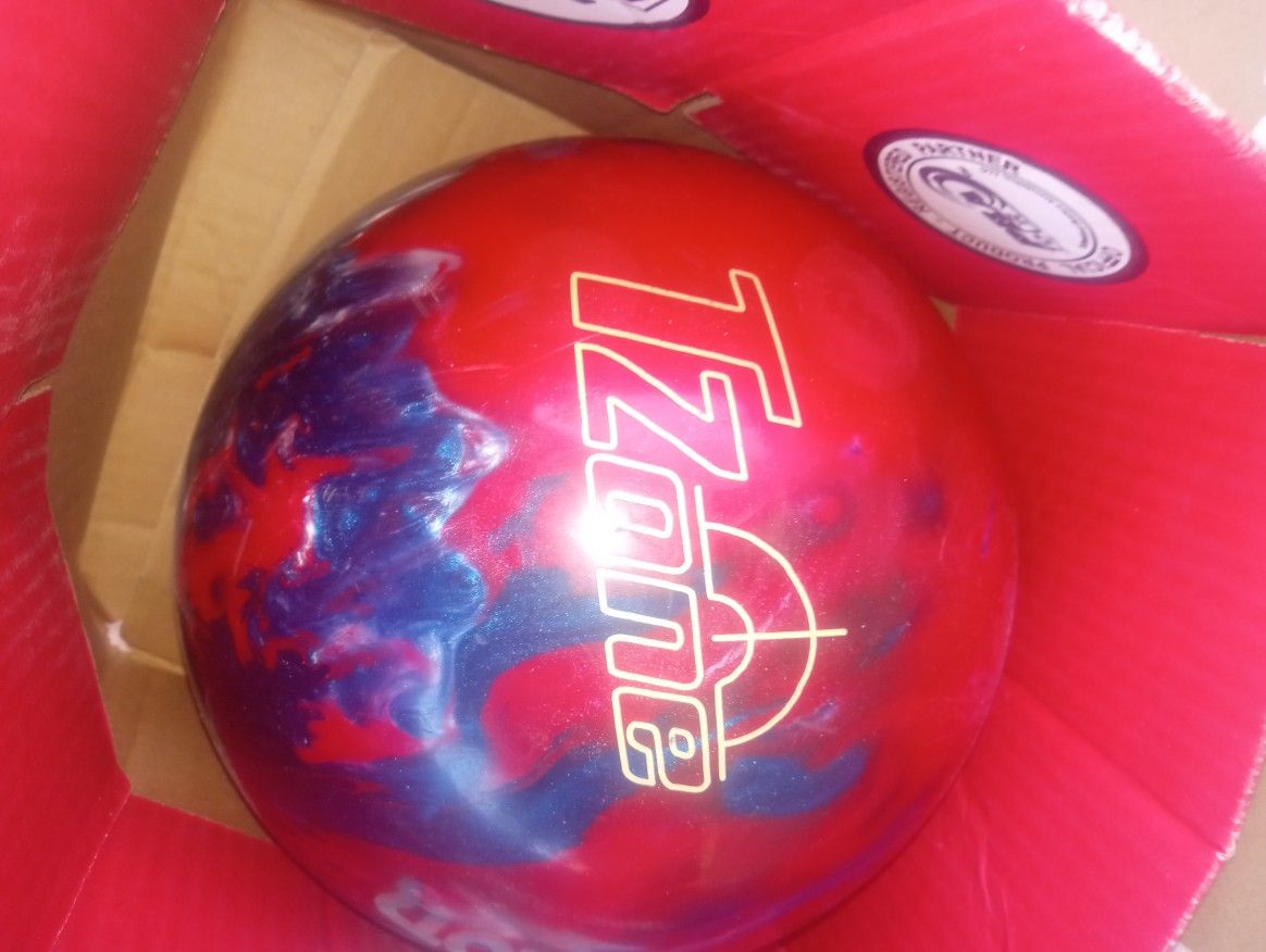 BOWLING BALLS /BAG