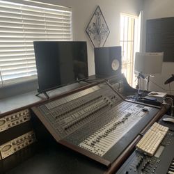 Control 24 Mixer With Desk 