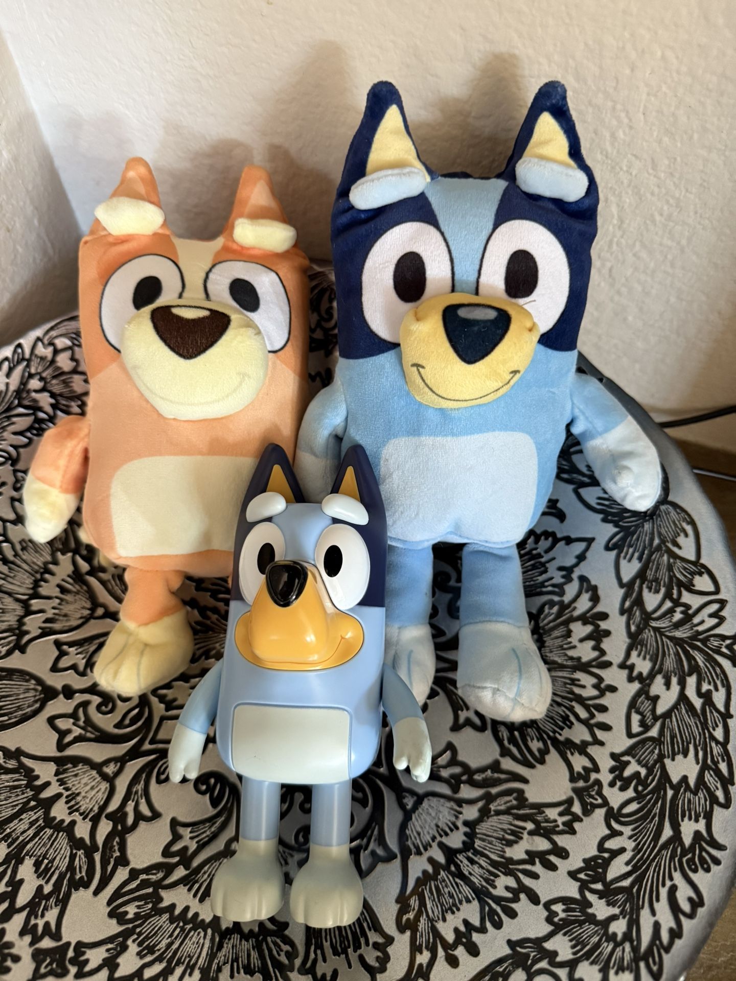 Stuffed Bluey/Bingo + Hide And Seek Bluey