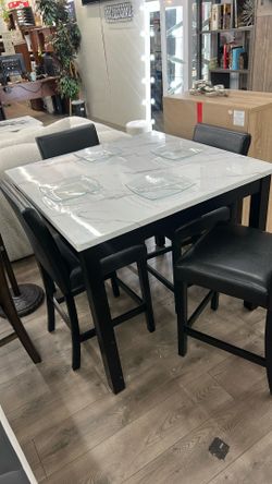 Comedor Alto - Nuevos Muebles