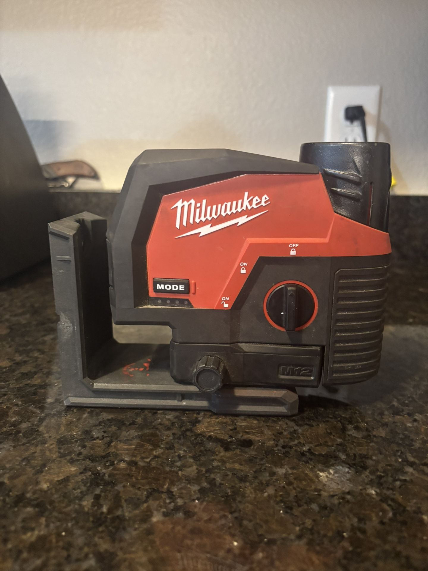 Milwaukee Laser
