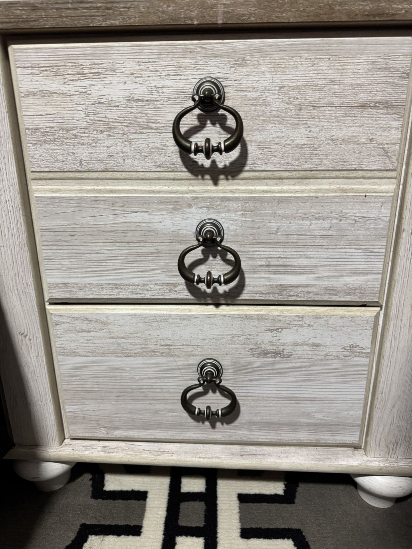 dresser set