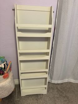 Bookshelf kids