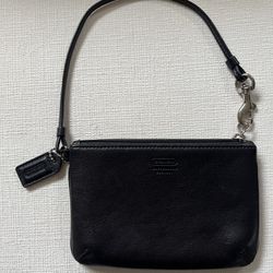 Vintage COACH Black Leather Wristlet 