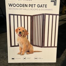 Wooden Tri-fold Pet Gate Dog Fence
