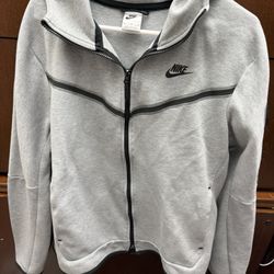 Nike Tech M 
