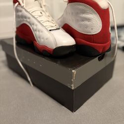 Jordan 13 Retro "Chicago" Size 4Y