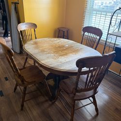 Dining Room Table And 4 Chairs 
