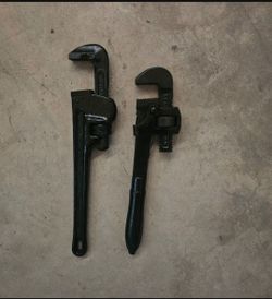 Pipe wrench