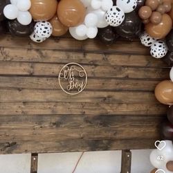 Wood Backdrop Organic Balloon Garland 