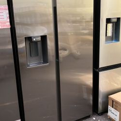 36 in. 22 cu. ft. Smart Side by Side Refrigerator in Fingerprint-Resistant Stainless Steel, Counter 