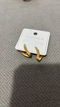 Fake V Shape Earrings